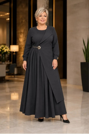 Черное платье макси с асимметричным кроем и складками